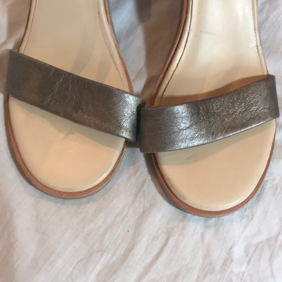 “KOOLABURA” By UGG Leather Ladies Sandals. - Picture 13 of 15
